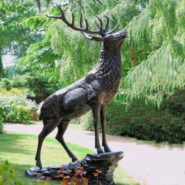 Tượng trang trí composite