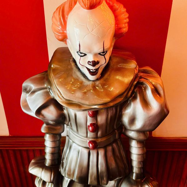 Mô hình thằng hề ma quoái composite